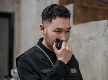 Why hasn't the walkie-talkie been replaced by the mobile phone?